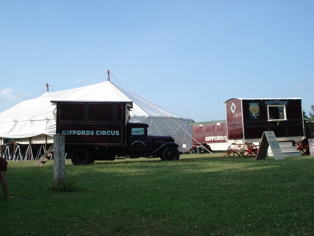 Giffords circus 001