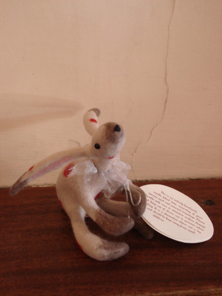 Felted squirrell 013