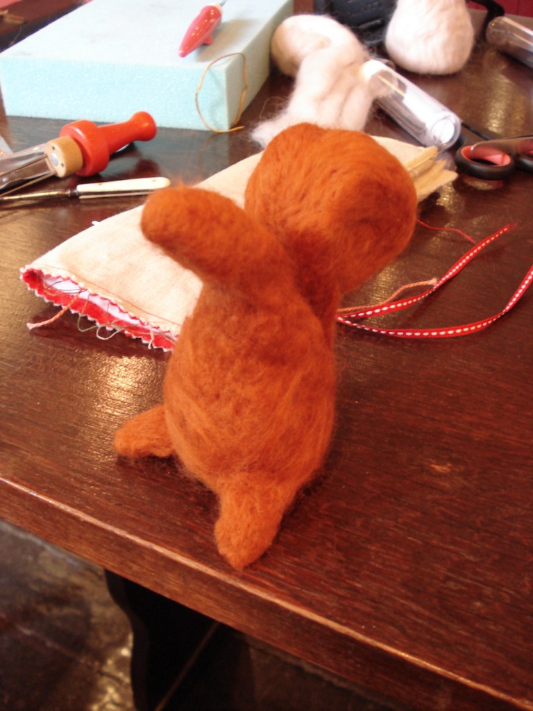 Felted squirrell 021