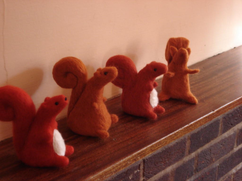 Felted squirrell 030
