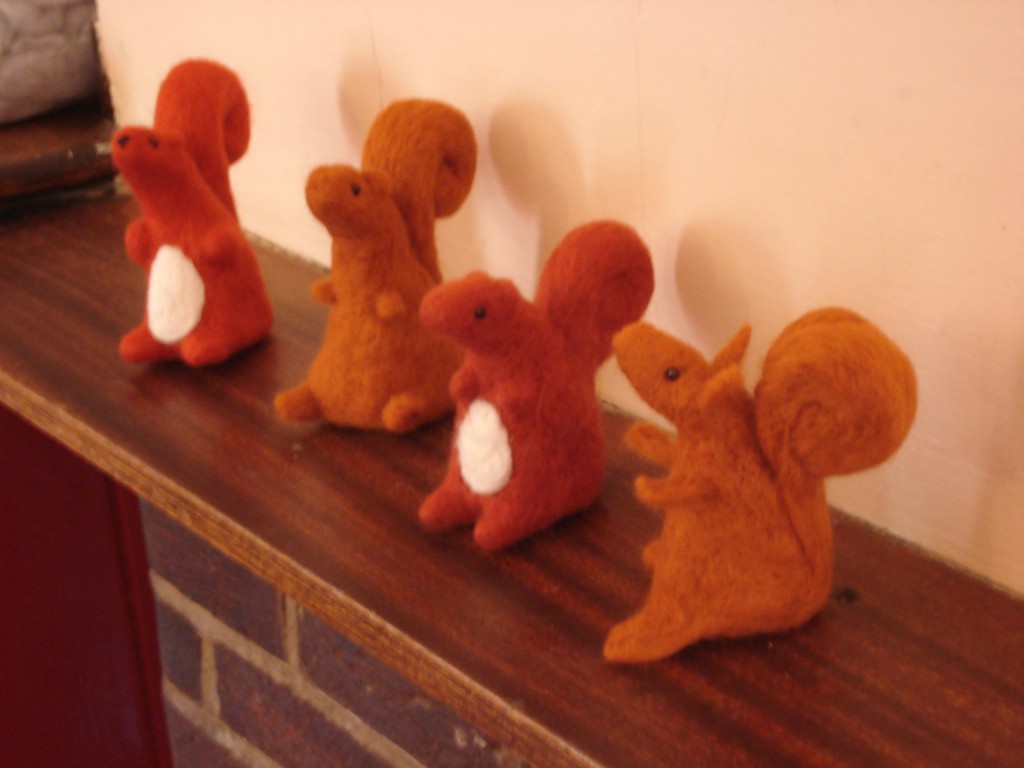 Felted squirrell 032